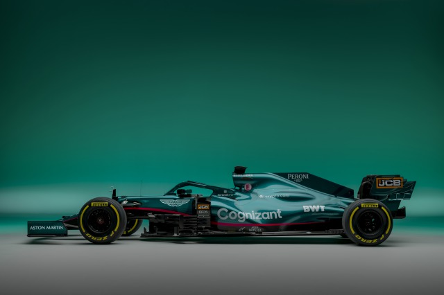 日本未発売　ビッグスケールF1コレクション　アストンマーティン AMR21 日本未発売 ビッグスケールF1コレクション アストンマーティン
